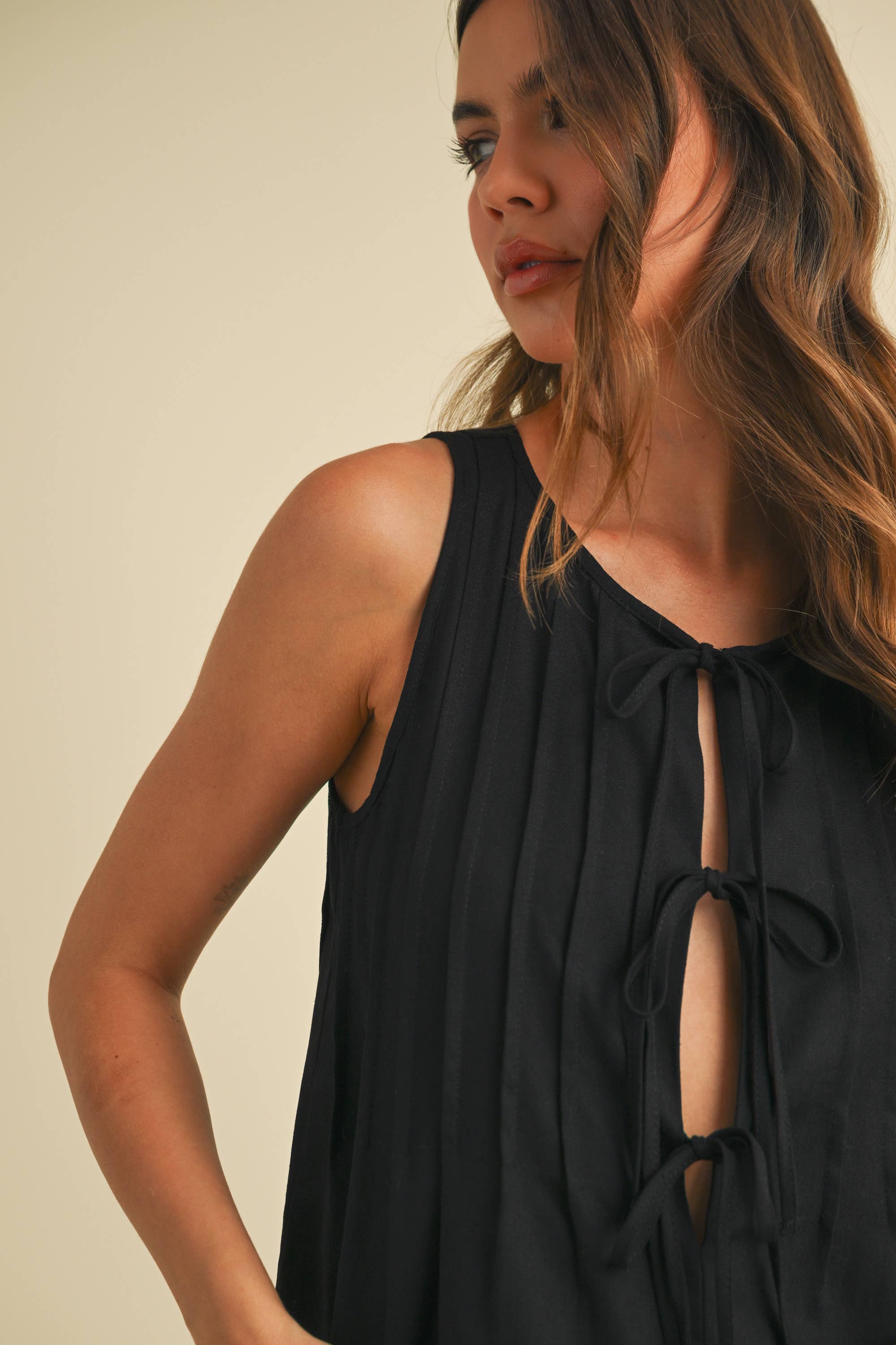 LINEN SLEEVELESS AND SHORTS SET