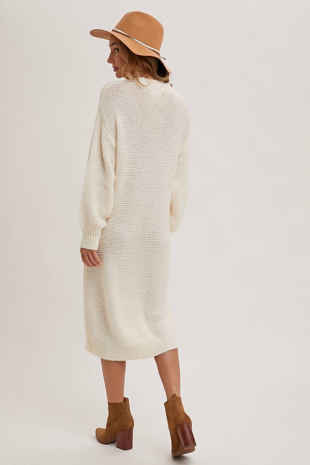 OVERSIZED LIGHTWEIGHT KNIT SWEATER MIDI DRESS